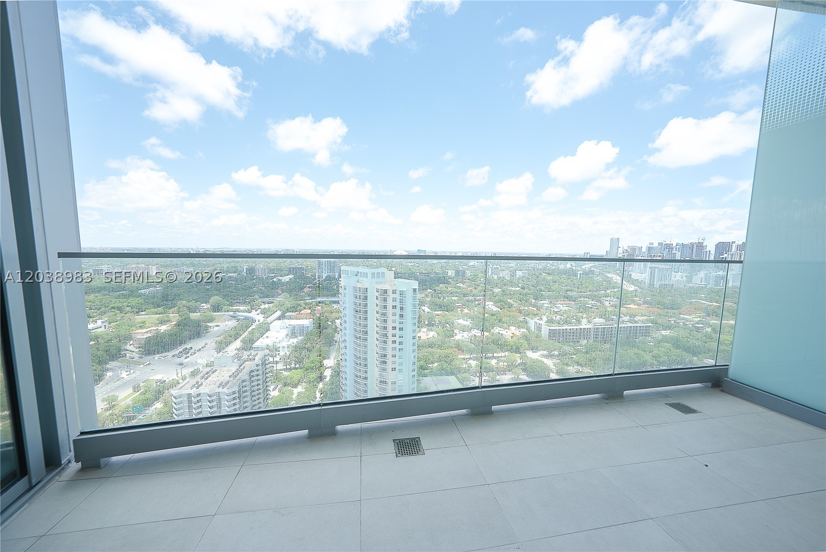 175 SE 25th Rd #2703 Miami, FL 33129