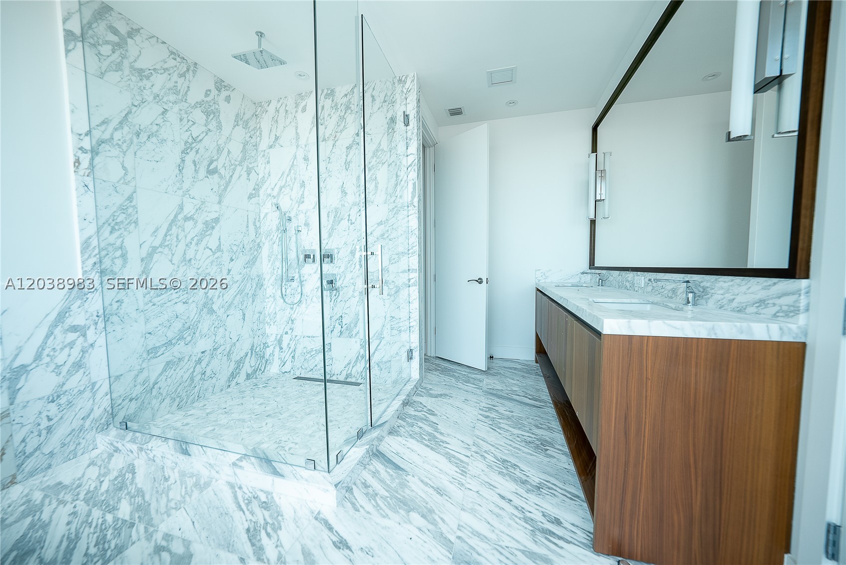 175 SE 25th Rd #2703 Miami, FL 33129