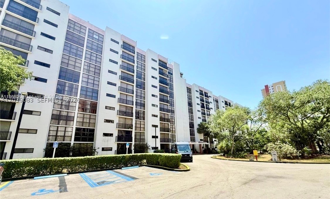 16909 N Bay Rd #116