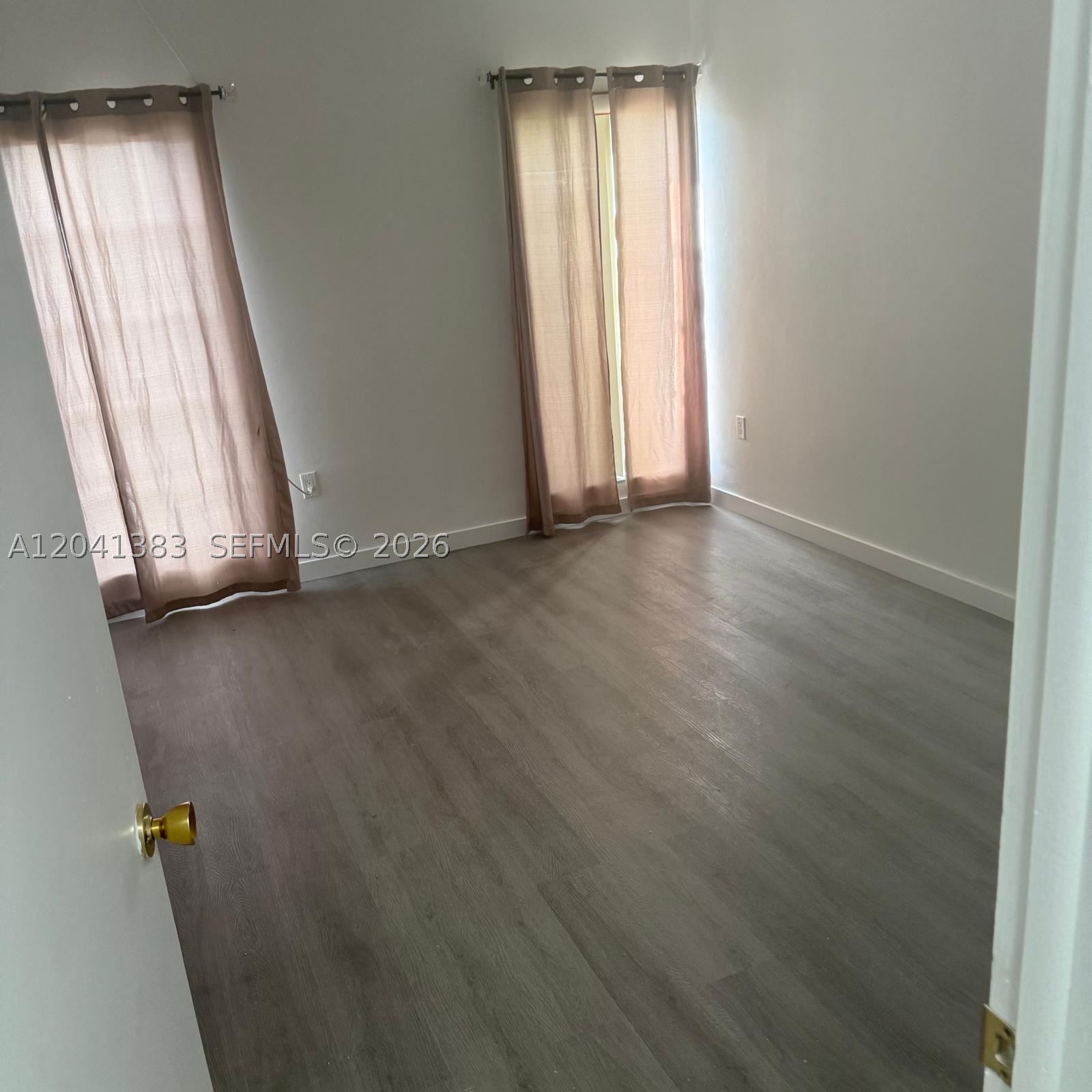 9159 SW 77th Ave #211 Miami, FL 33156