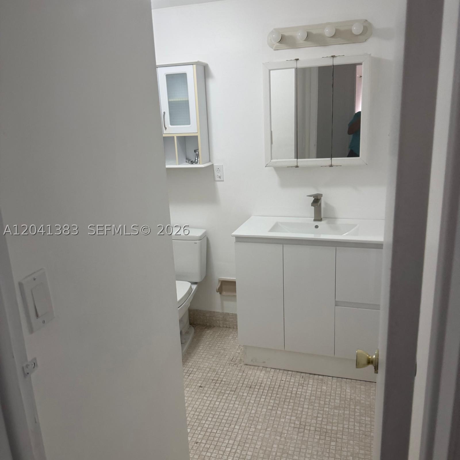 9159 SW 77th Ave #211 Miami, FL 33156