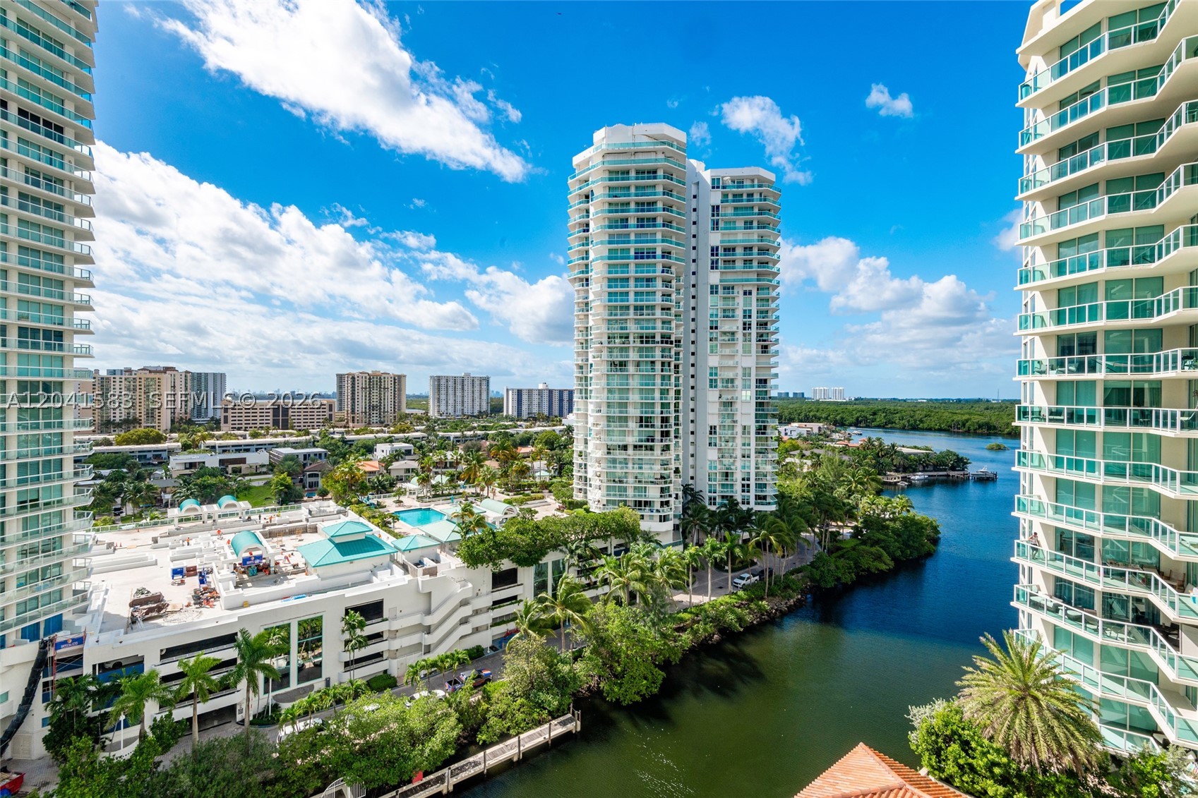 image St Tropez Sunny Isles0