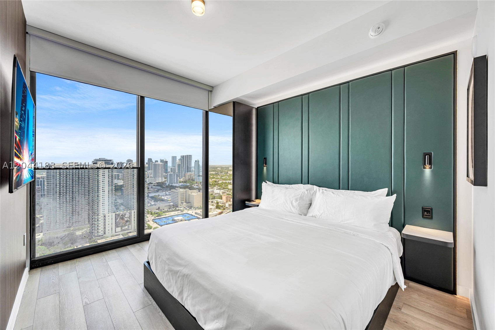 image E11EVEN Hotel & Residences0