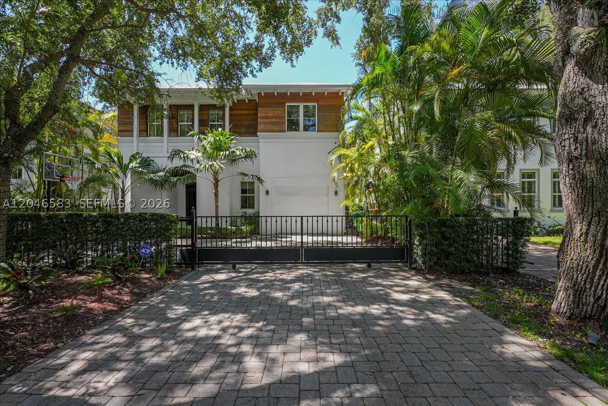 4734 Sunset Dr Miami, FL 33143