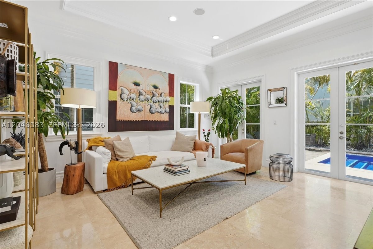 4734 Sunset Dr Miami, FL 33143