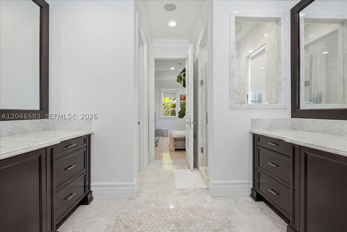 4734 Sunset Dr Miami, FL 33143