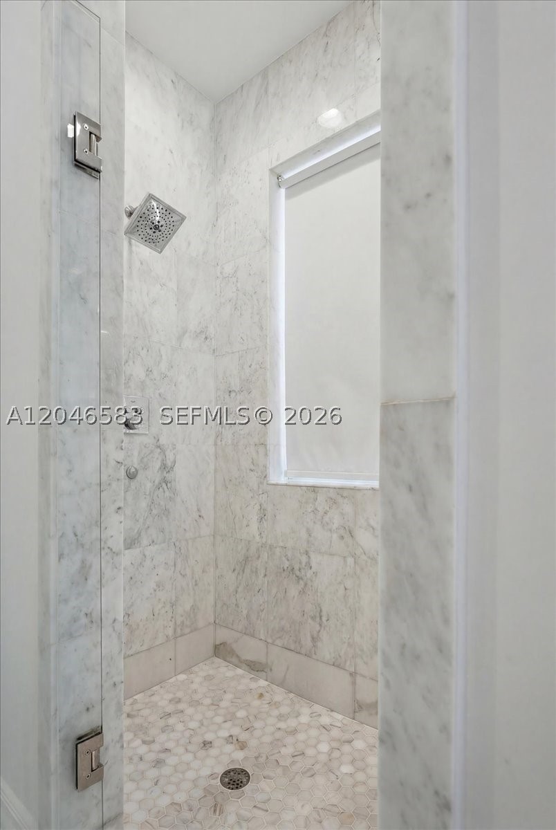 4734 Sunset Dr Miami, FL 33143