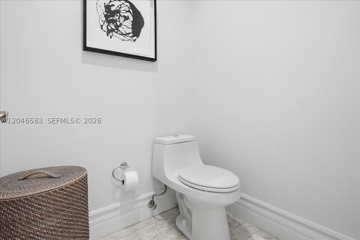 4734 Sunset Dr Miami, FL 33143