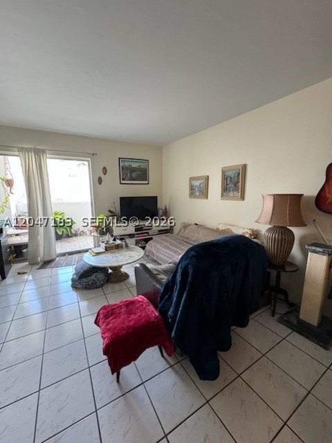 2000 Biarritz Dr #404