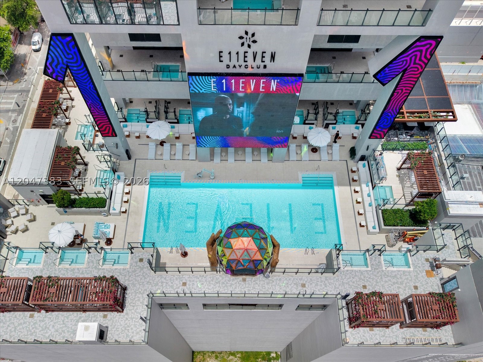 image E11EVEN Hotel & Residences9