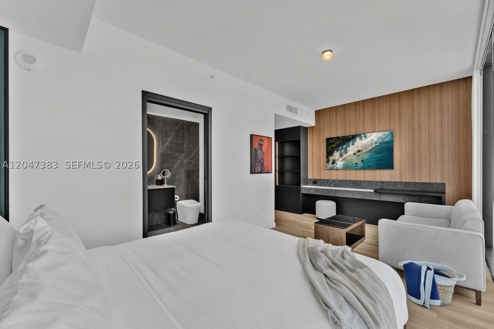 image E11EVEN Hotel & Residences31