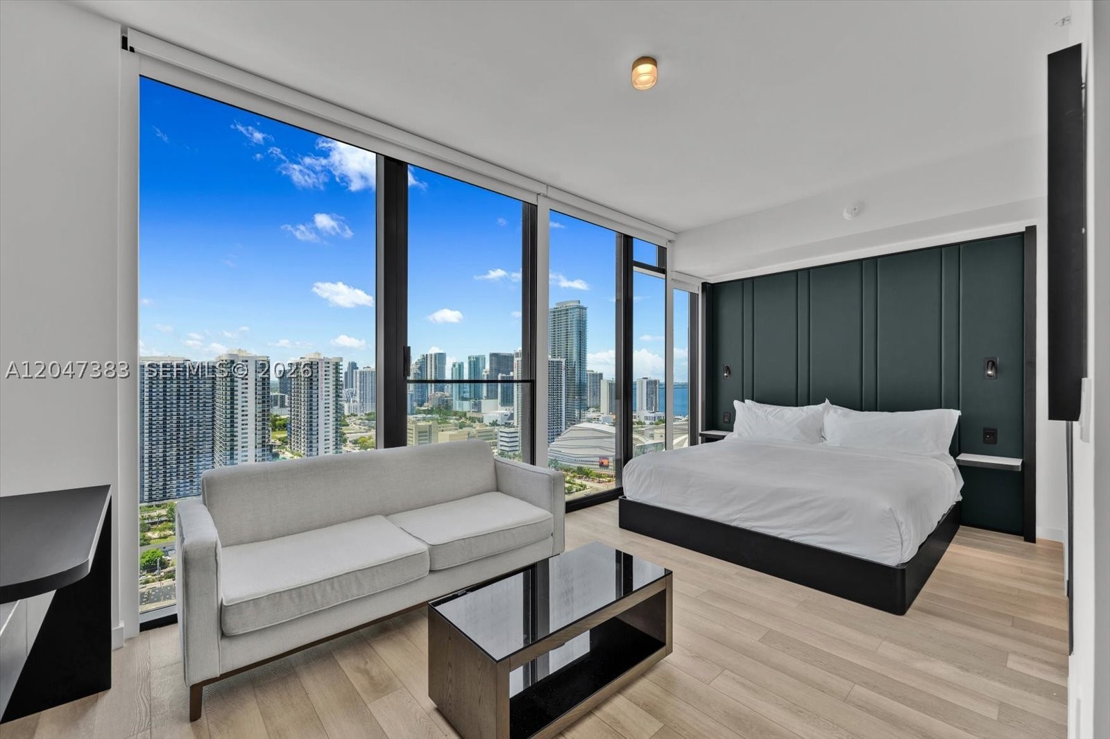 image E11EVEN Hotel & Residences38