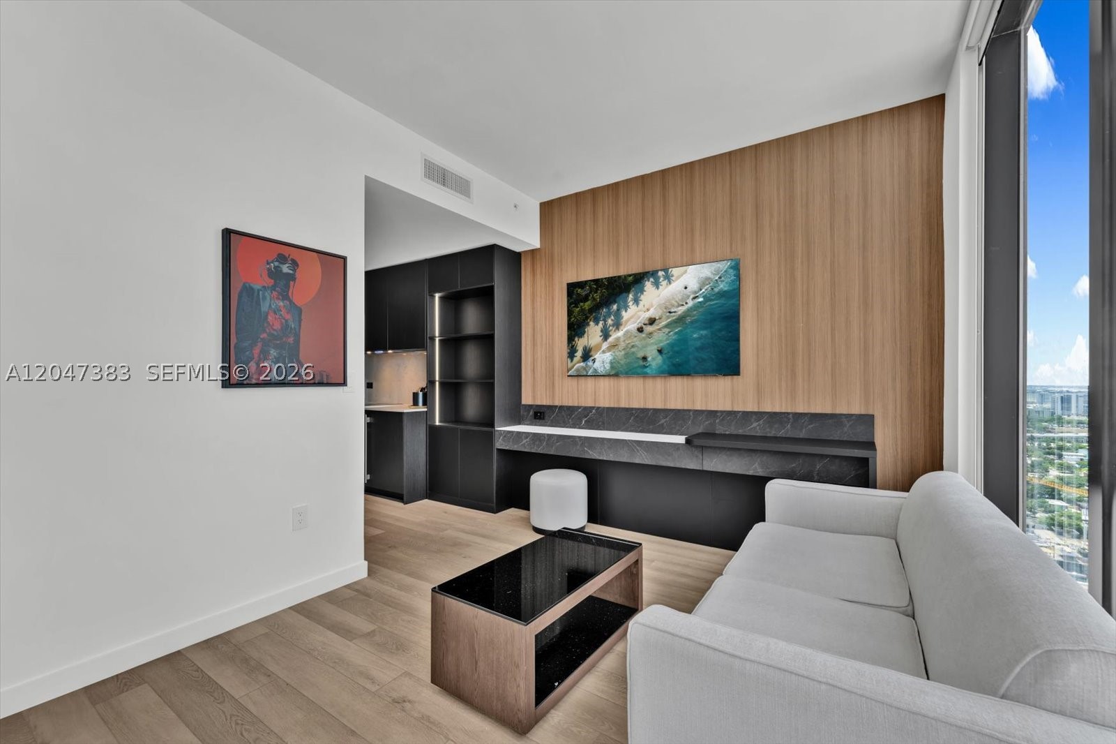 image E11EVEN Hotel & Residences3