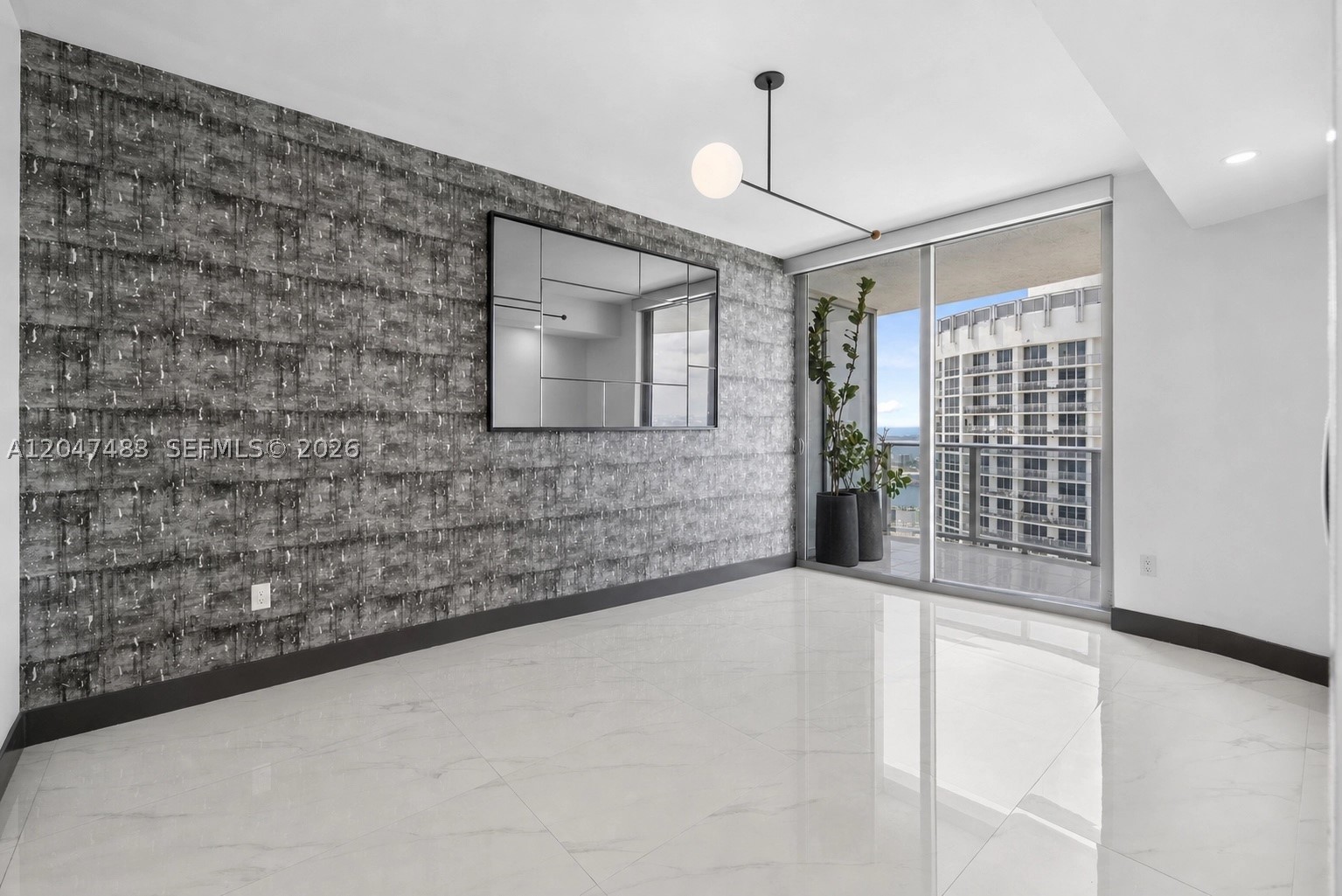 488 NE 18th St #4900 Miami, FL 33132