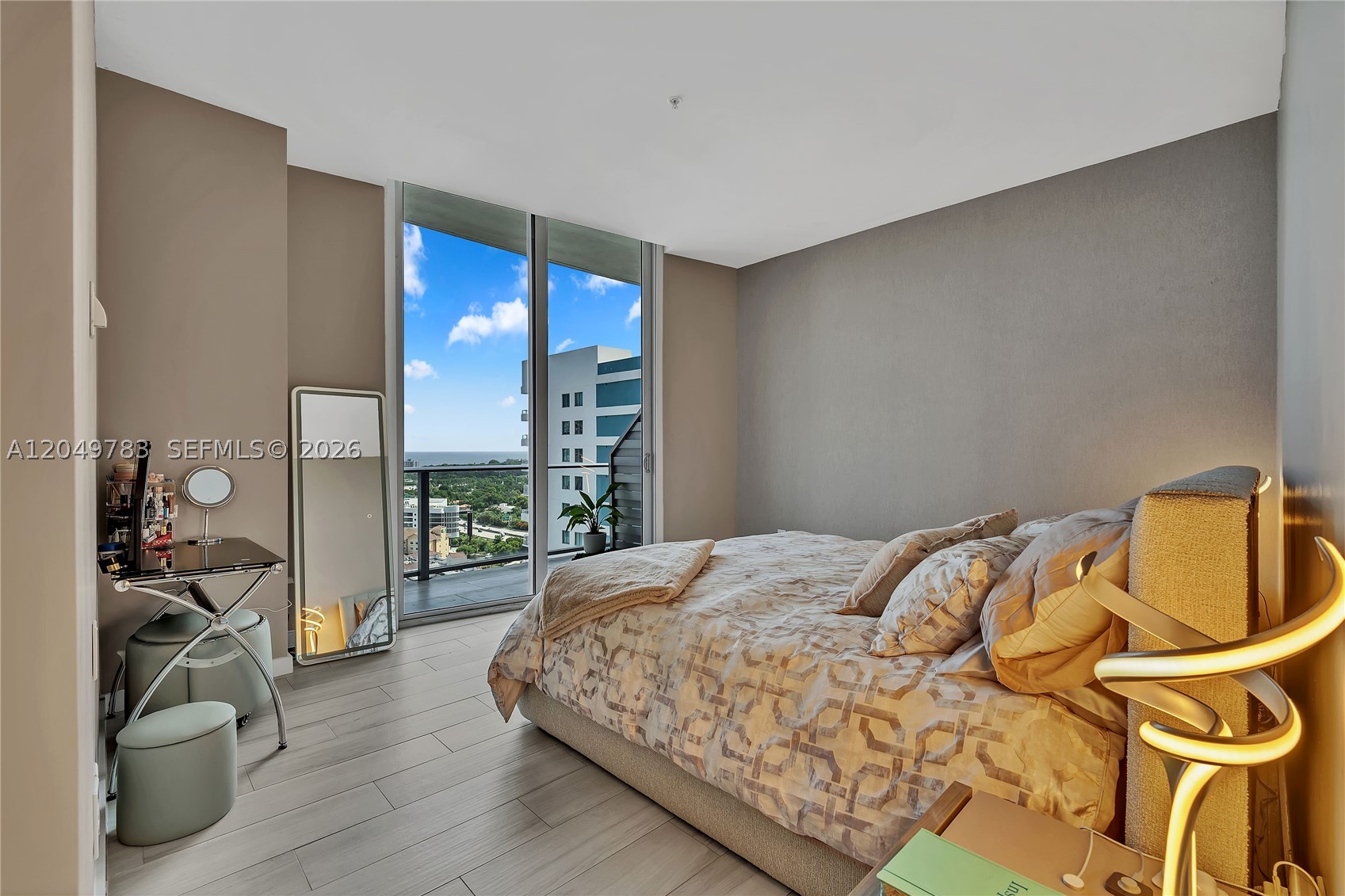 image Brickell Ten33