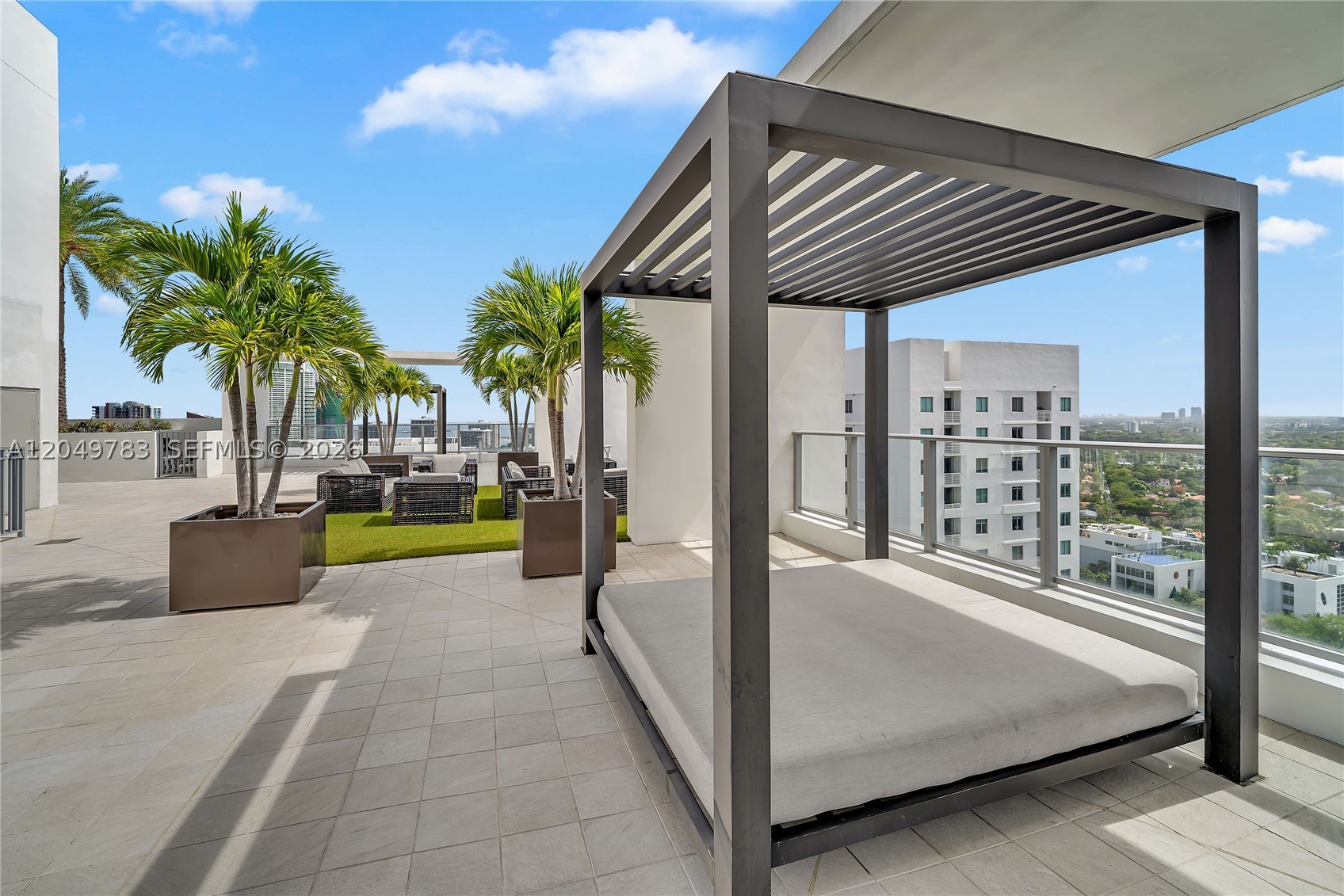 image Brickell Ten42