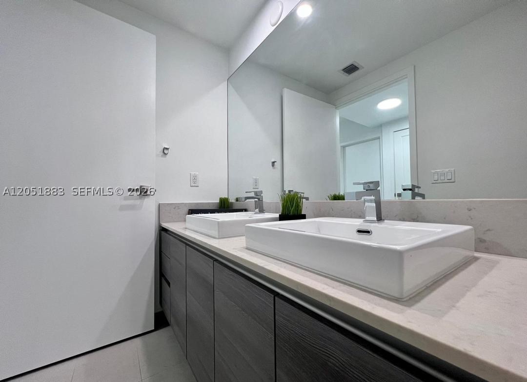 image The Bond on Brickell42