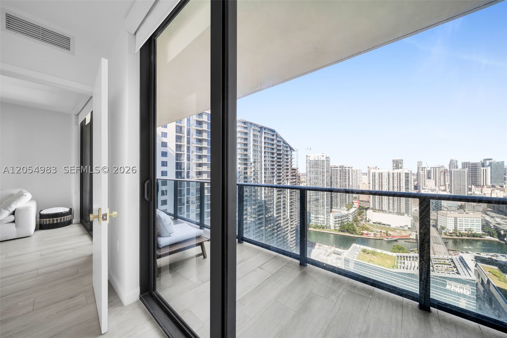 image Brickell Heights East19