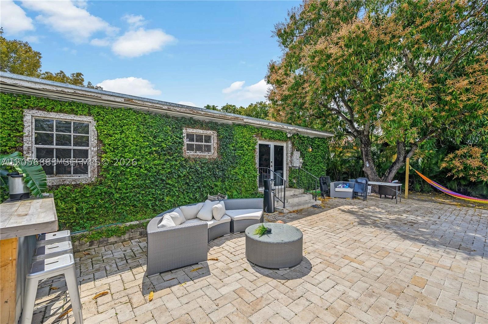 2427 SW 12th St Miami, FL 33135