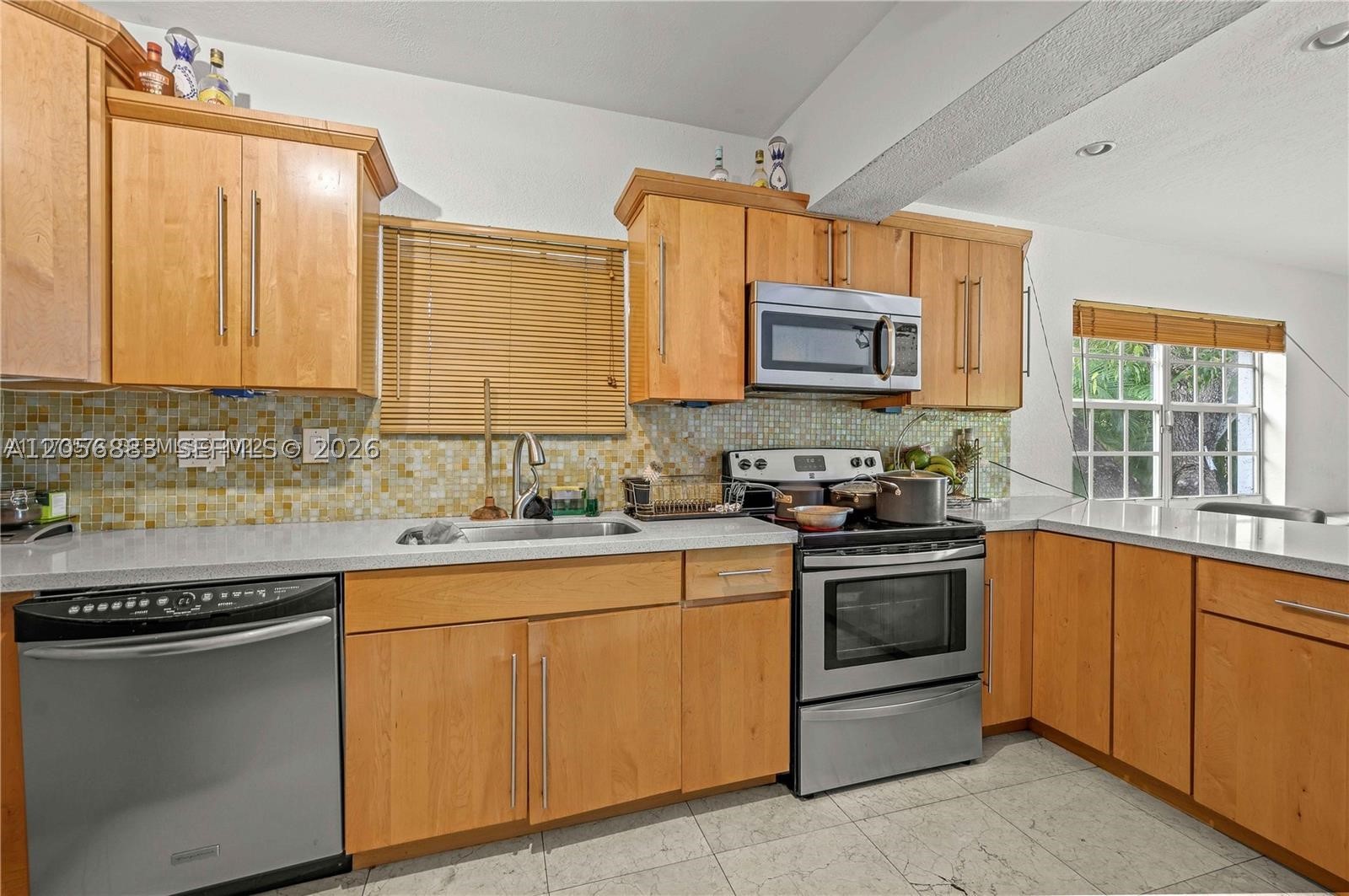 2427 SW 12th St Miami, FL 33135