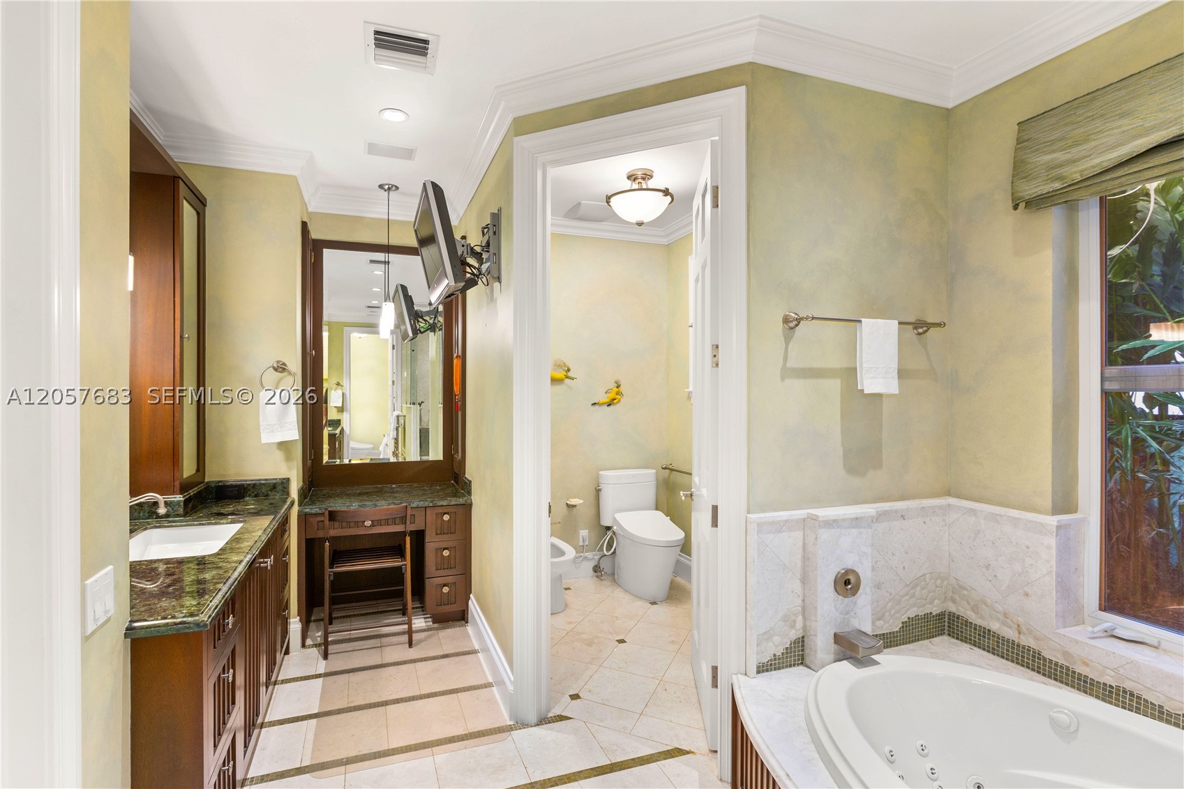 4867 SW 82nd St Miami, FL 33143