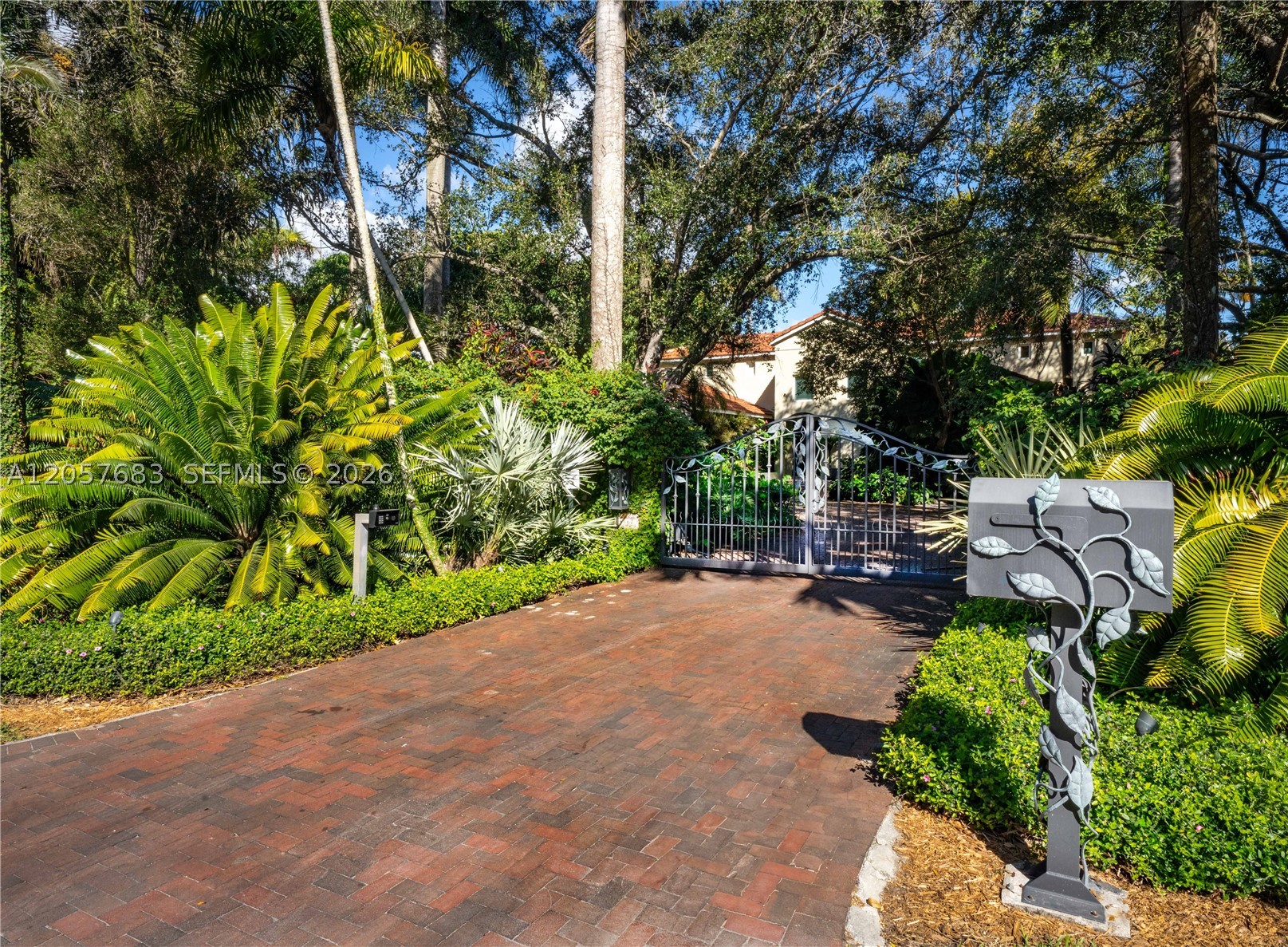4867 SW 82nd St Miami, FL 33143