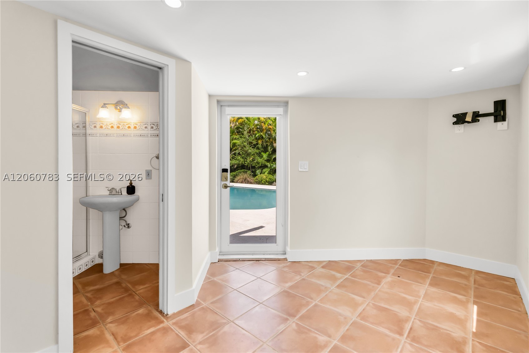 451 Ridge Rd Coral Gables, FL 33143