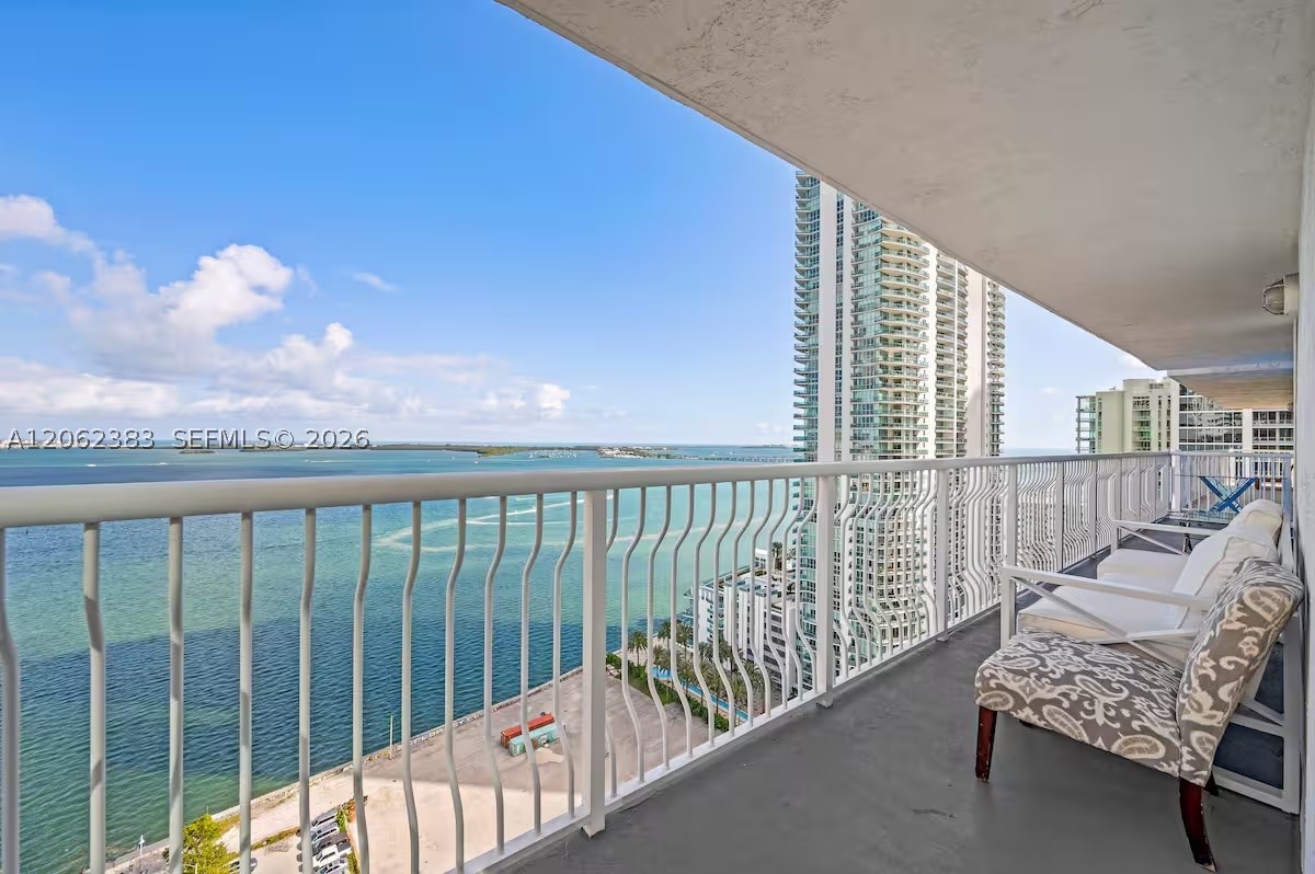 1200 Brickell Bay Dr #2502