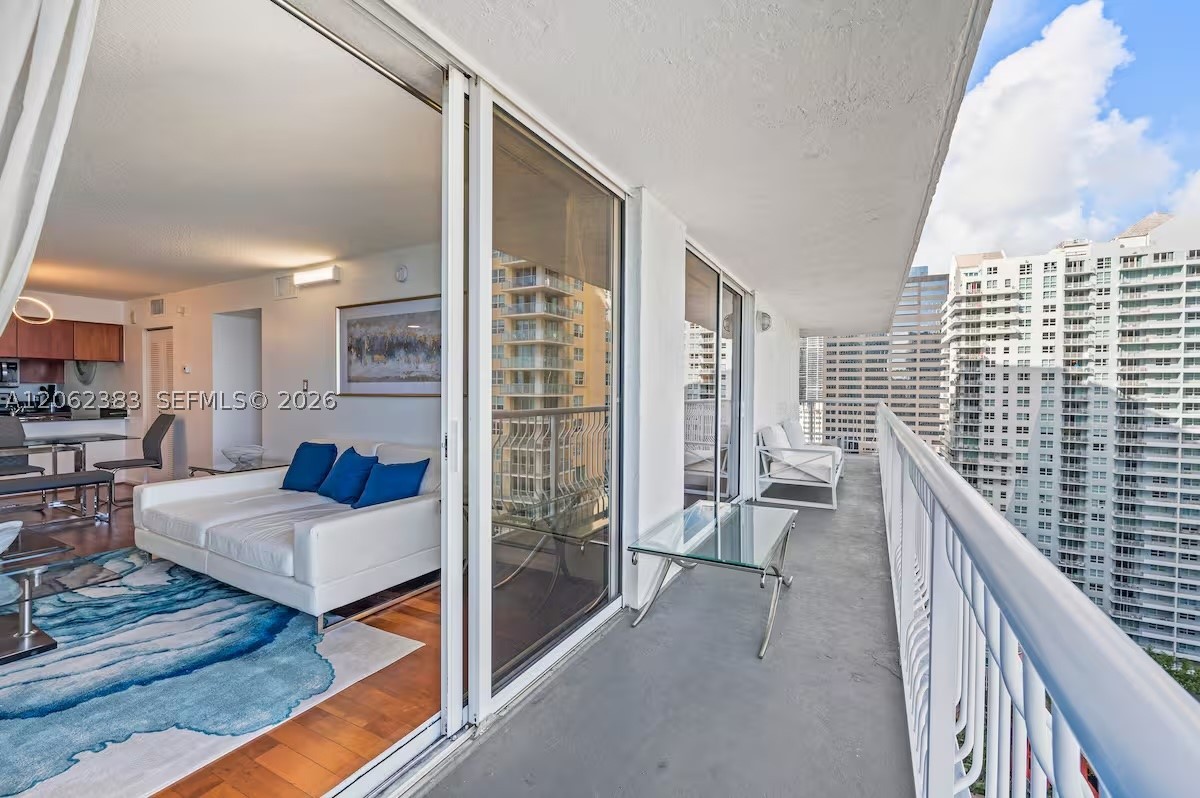 image The Club at Brickell Bay18