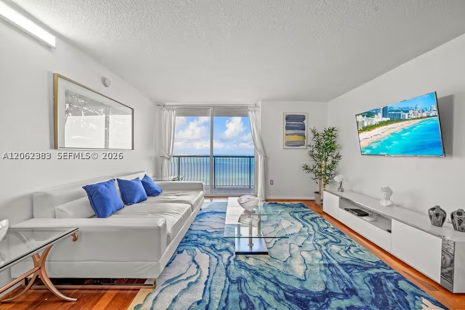 image The Club at Brickell Bay1