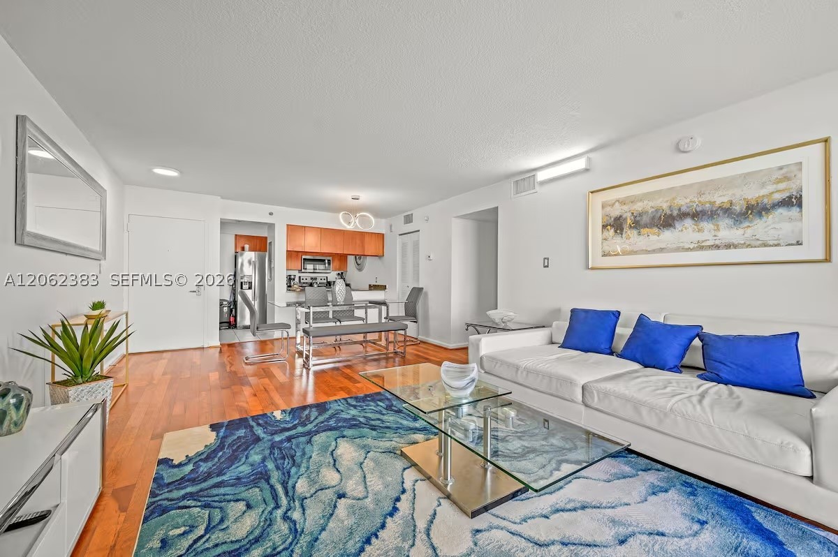 image The Club at Brickell Bay3