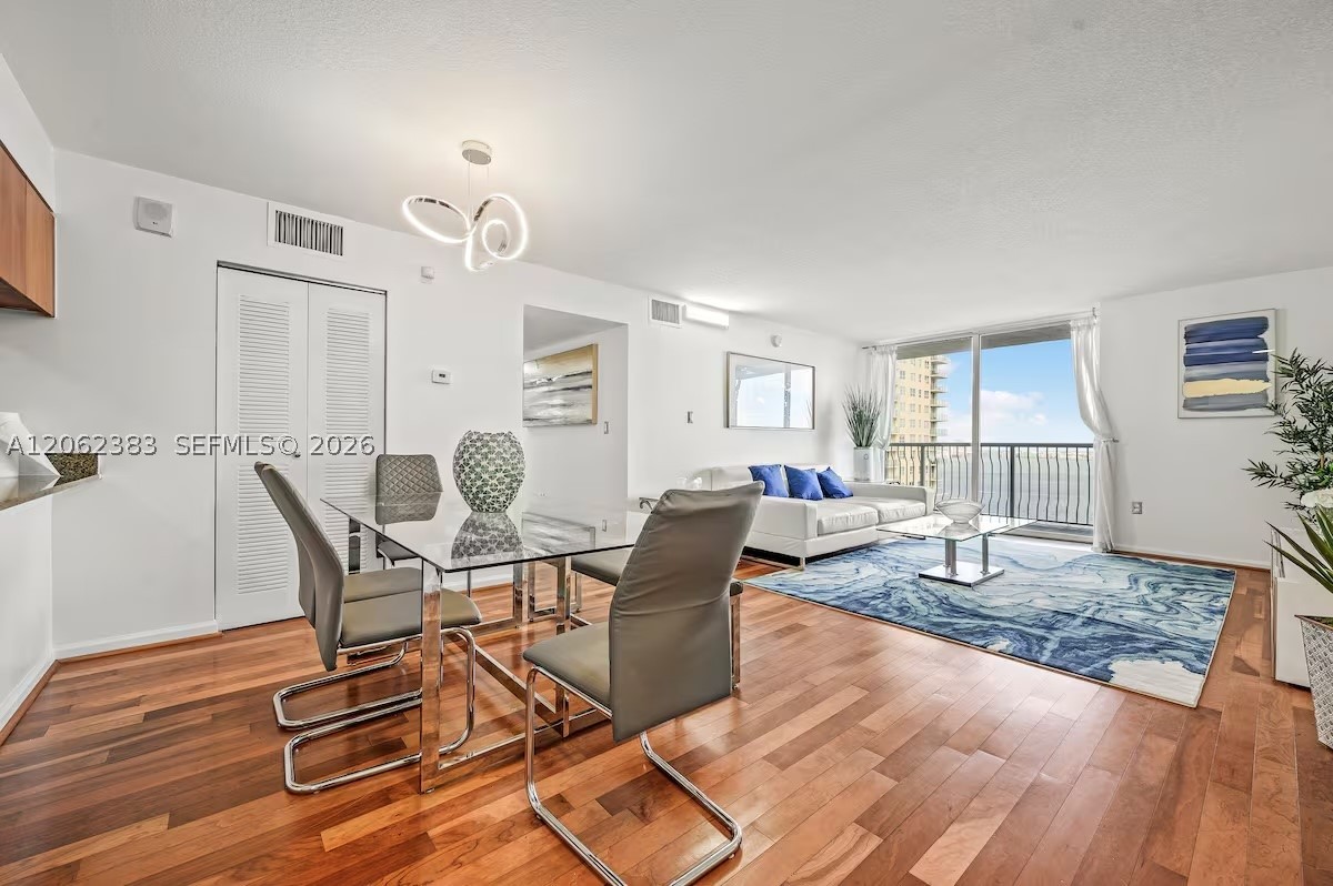 image The Club at Brickell Bay4