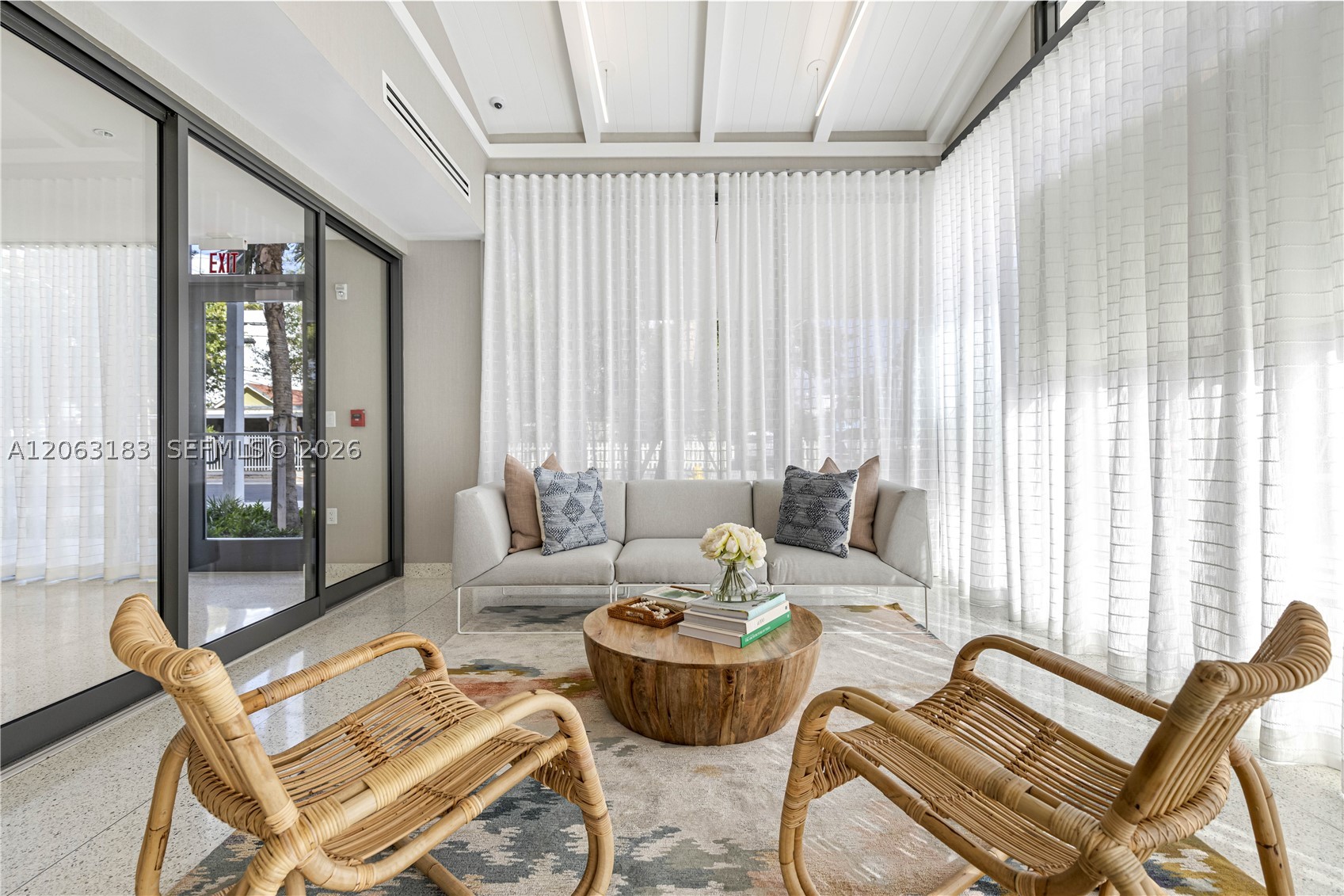 3335 Thomas Ave #211 Miami, FL 33133