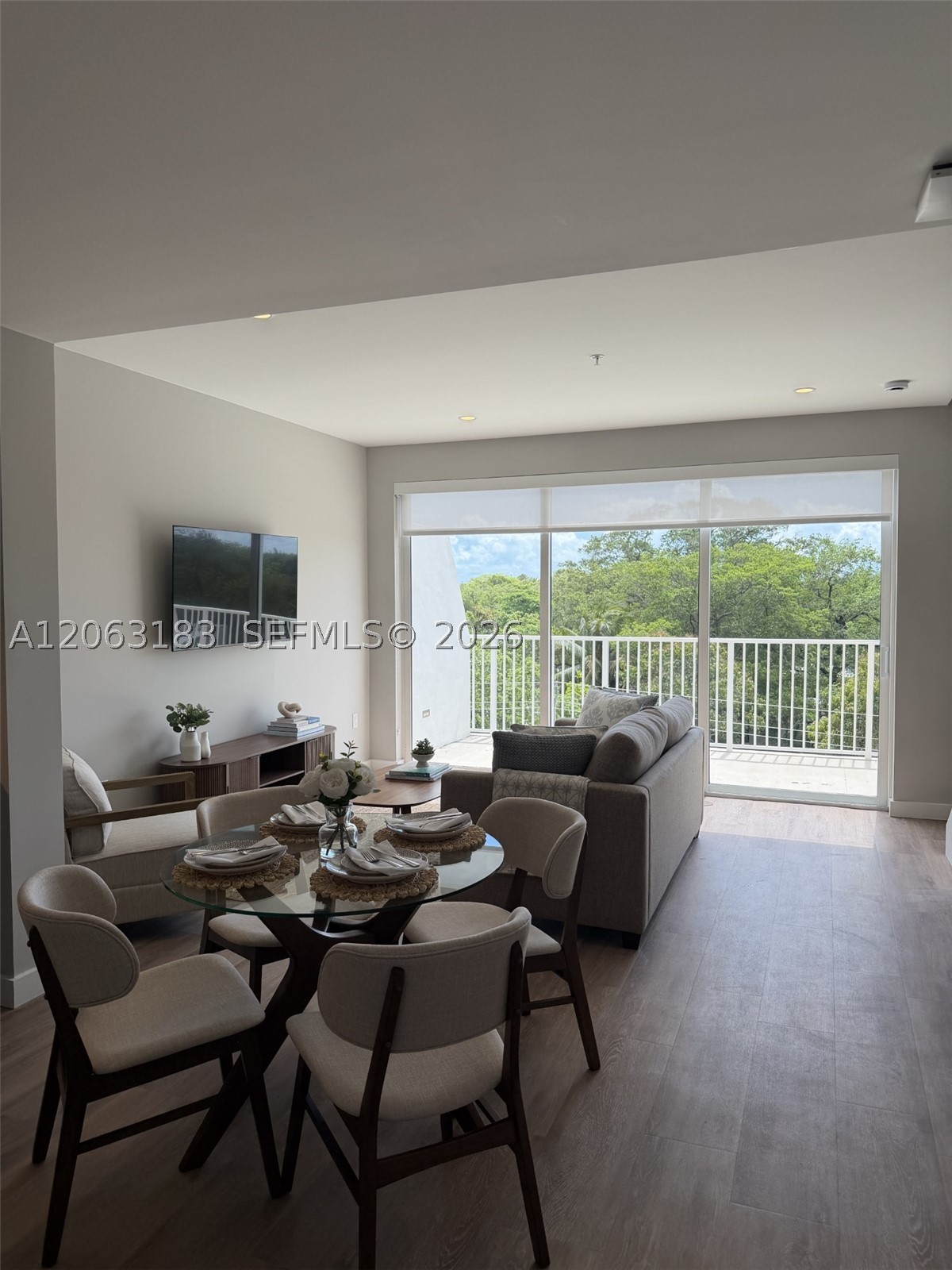 3335 Thomas Ave #211 Miami, FL 33133