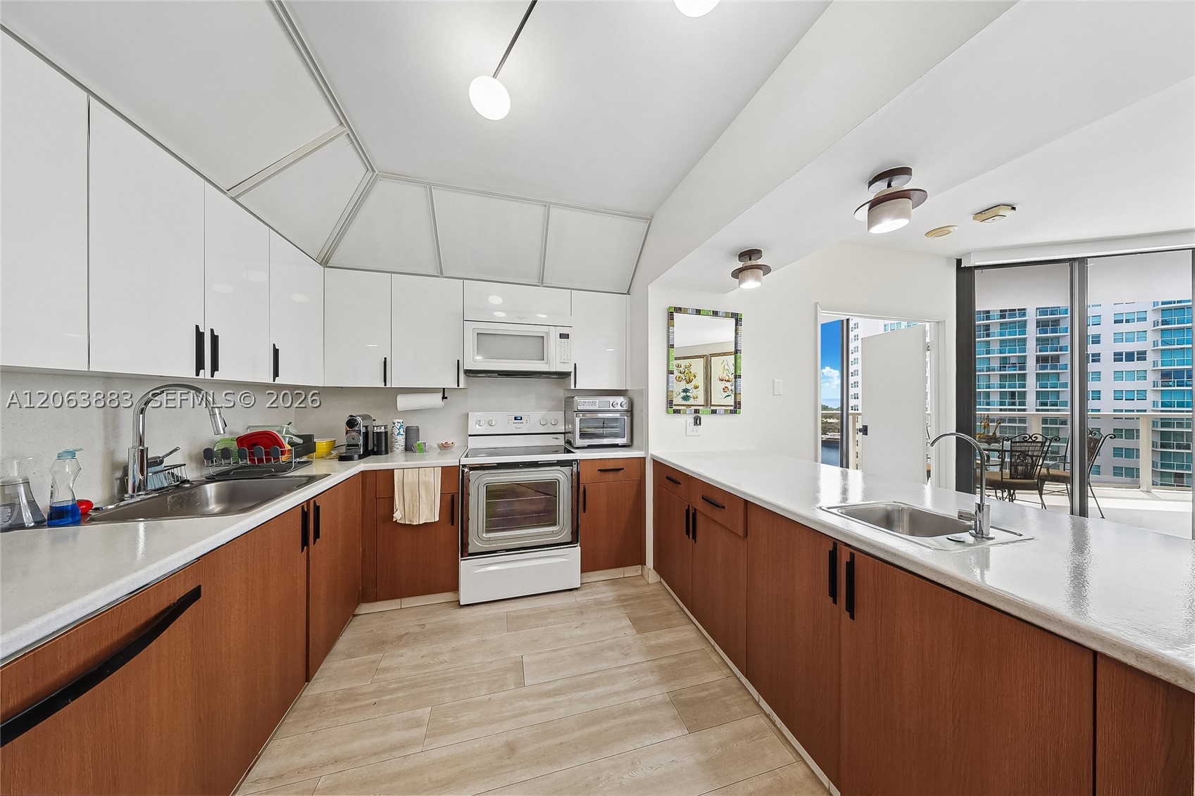 image Hamptons West9