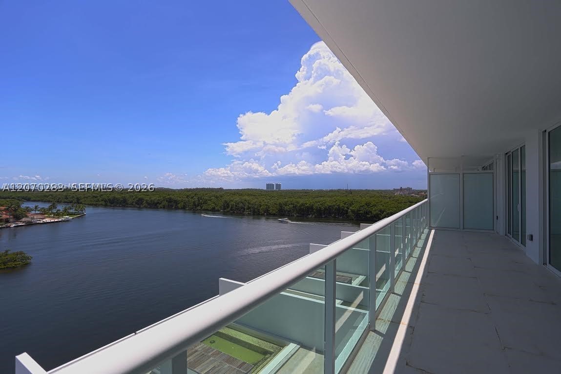 400 Sunny Isles Blvd #806