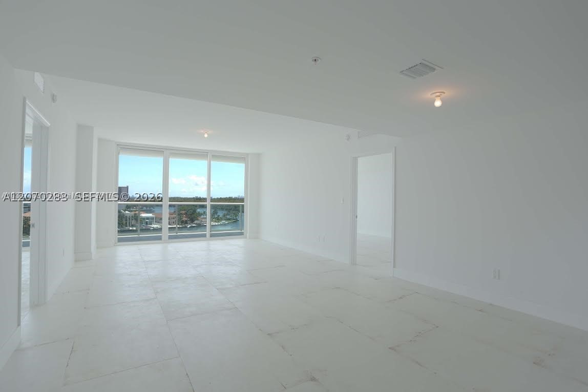 image 400 Sunny Isles1