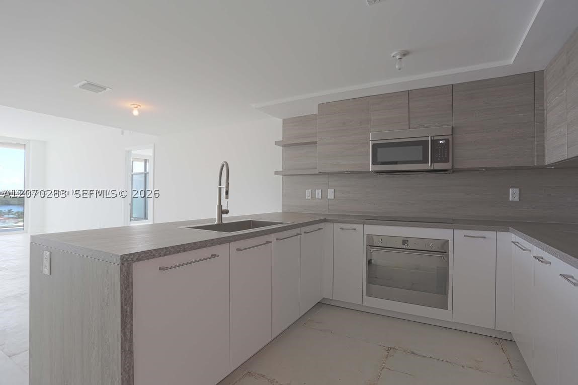 image 400 Sunny Isles2