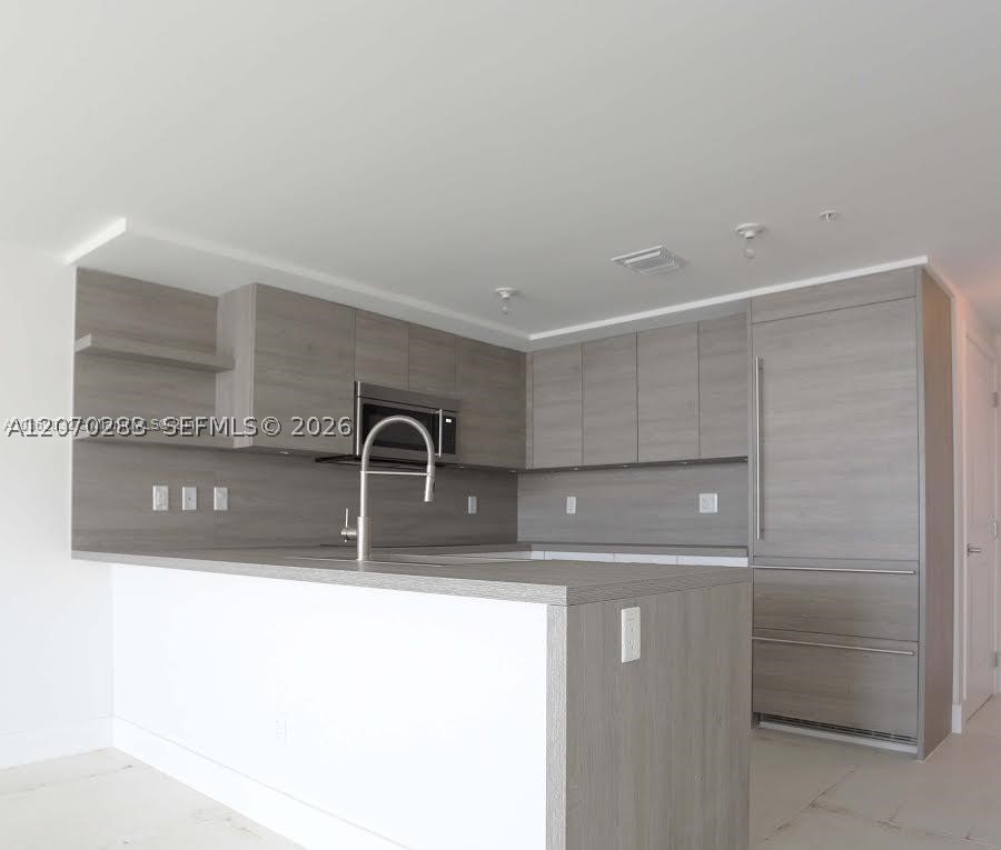 image 400 Sunny Isles3