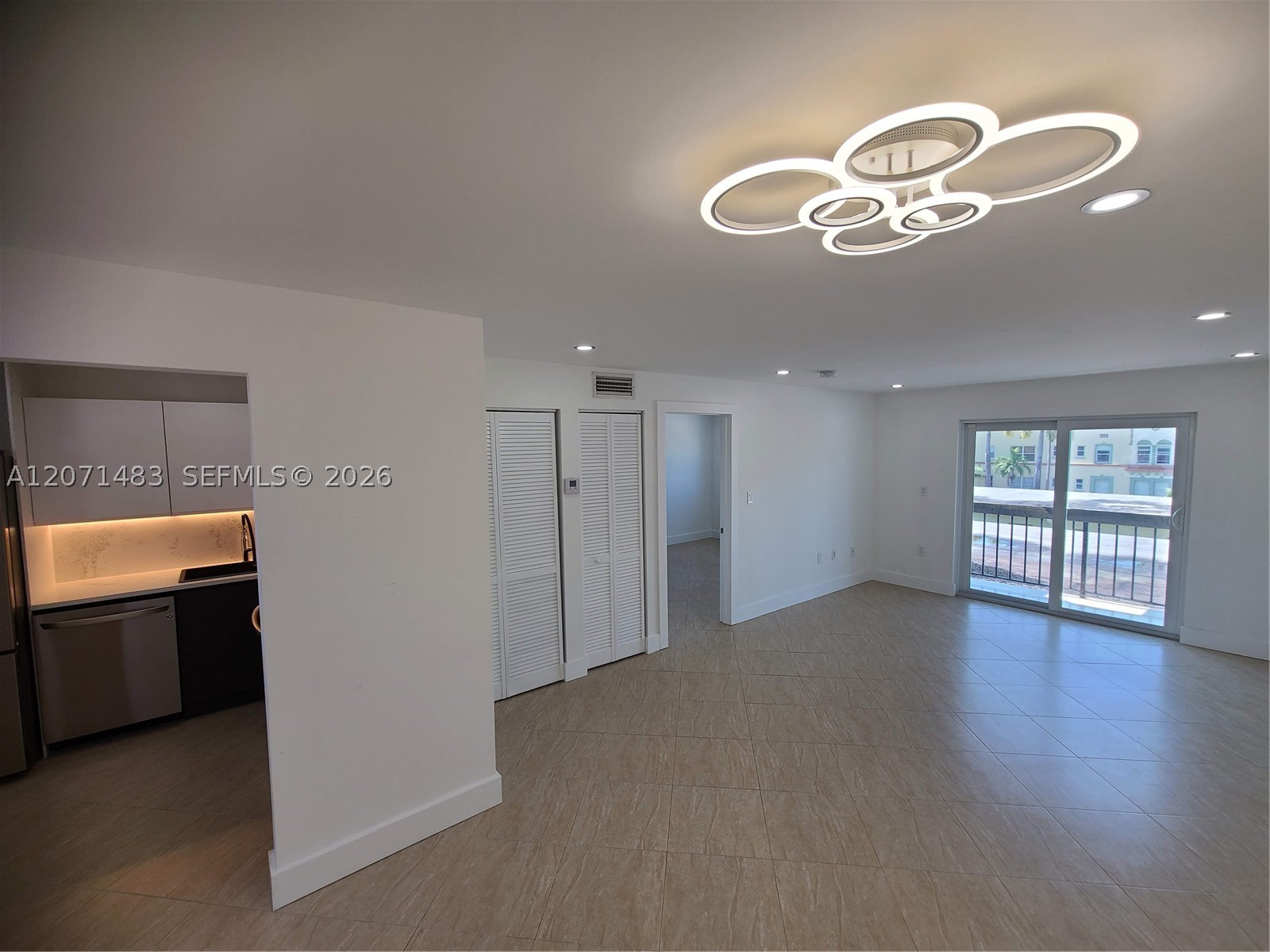 1612 Jefferson Ave #403