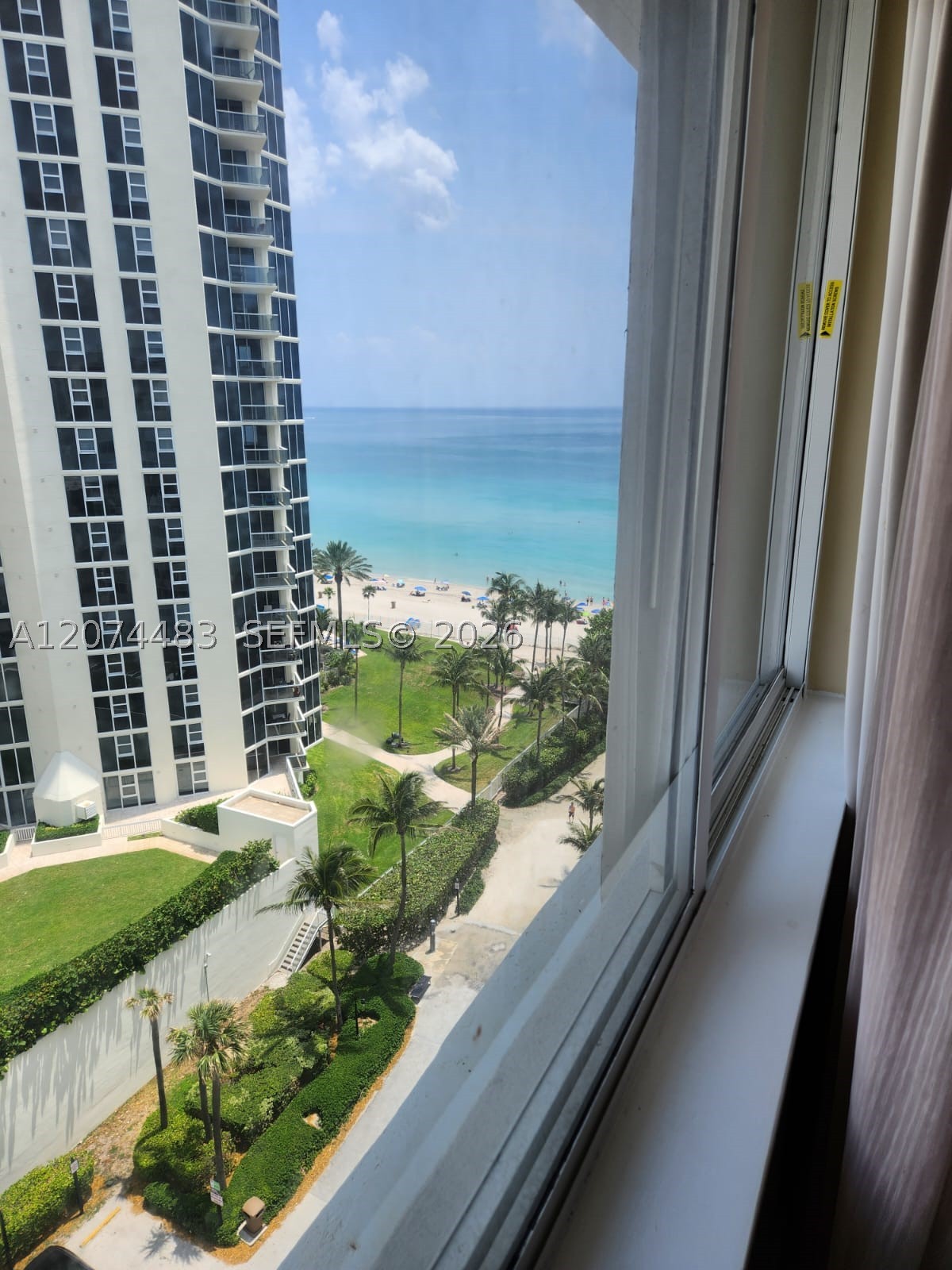 19201 Collins Ave #1028