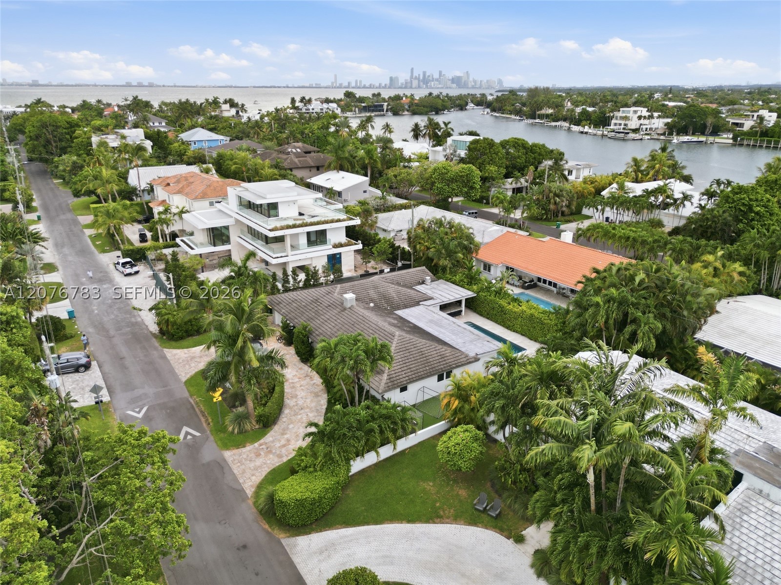 571 S Mashta Dr
