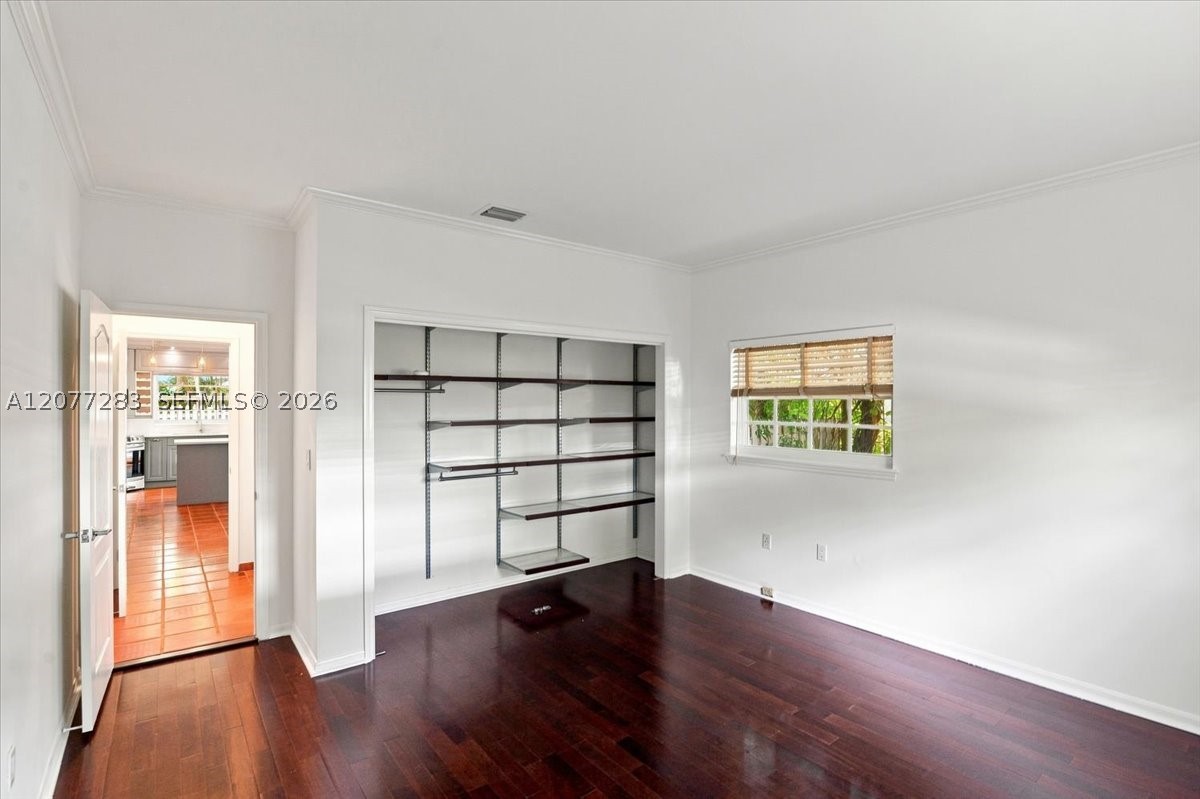 6473 Sunset Dr South Miami, FL 33143