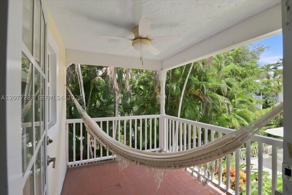 6473 Sunset Dr South Miami, FL 33143