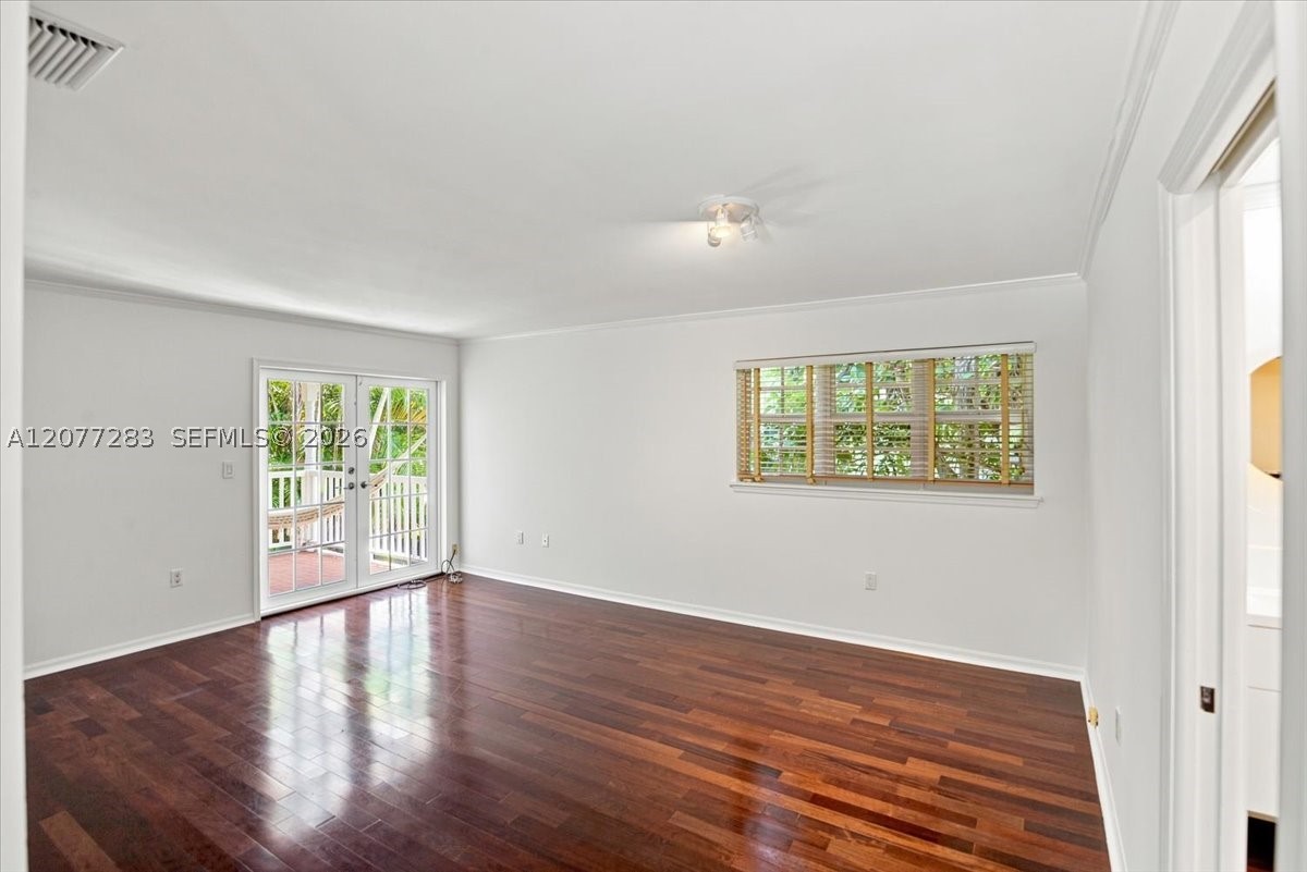 6473 Sunset Dr South Miami, FL 33143