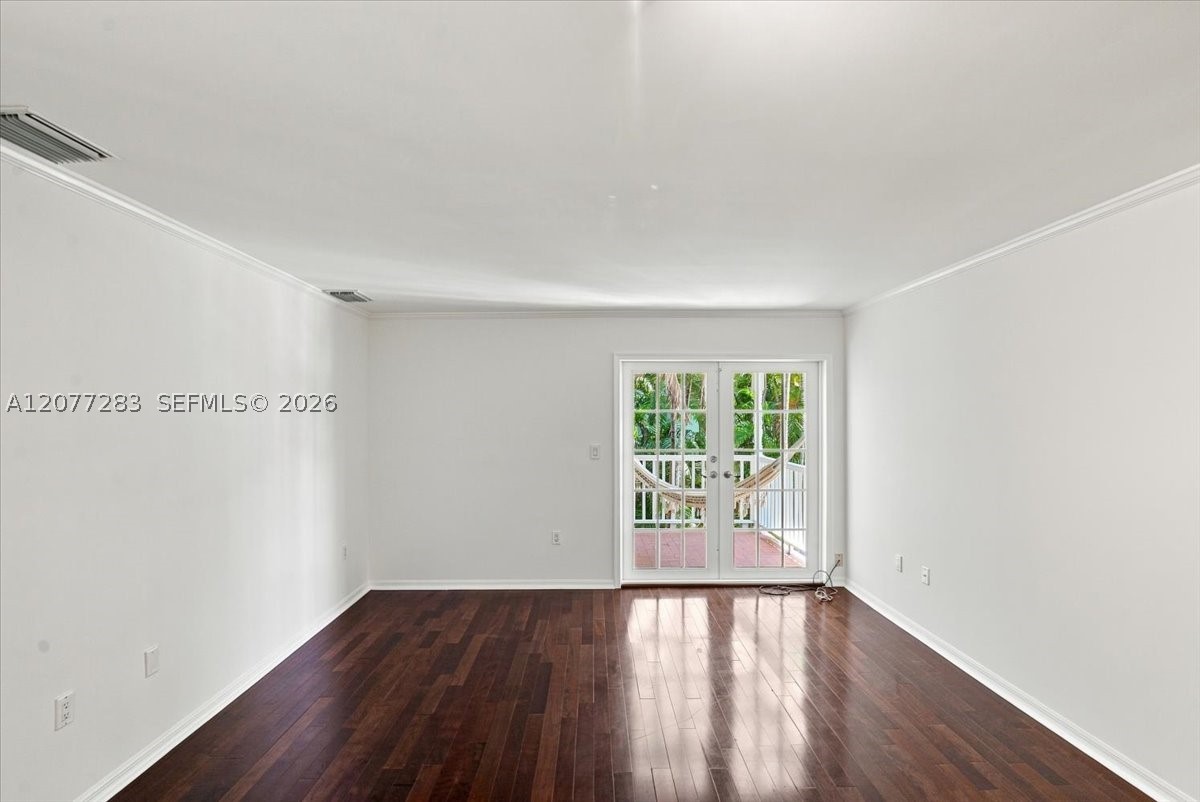 6473 Sunset Dr South Miami, FL 33143