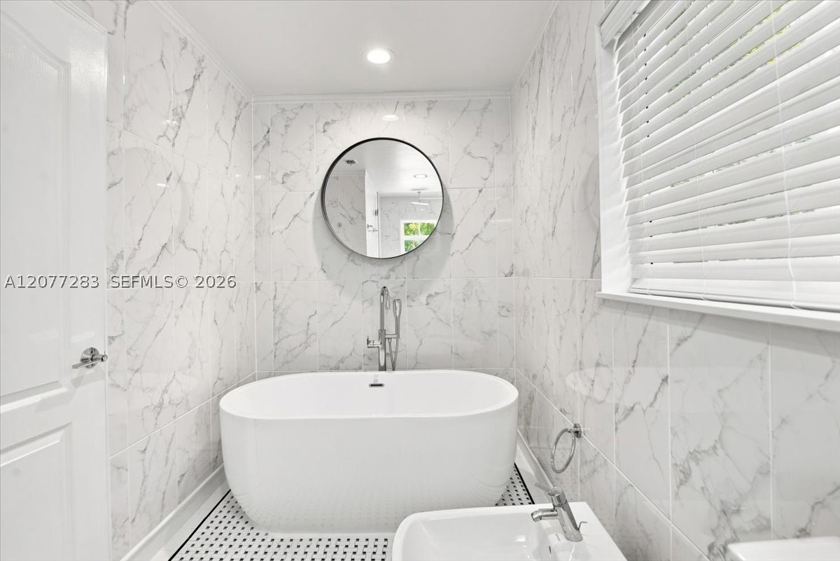 6473 Sunset Dr South Miami, FL 33143