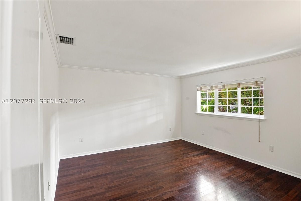 6473 Sunset Dr South Miami, FL 33143