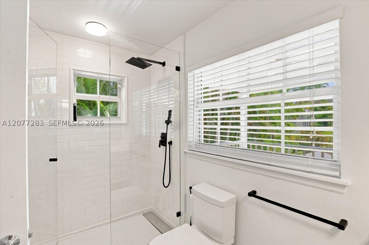 6473 Sunset Dr South Miami, FL 33143