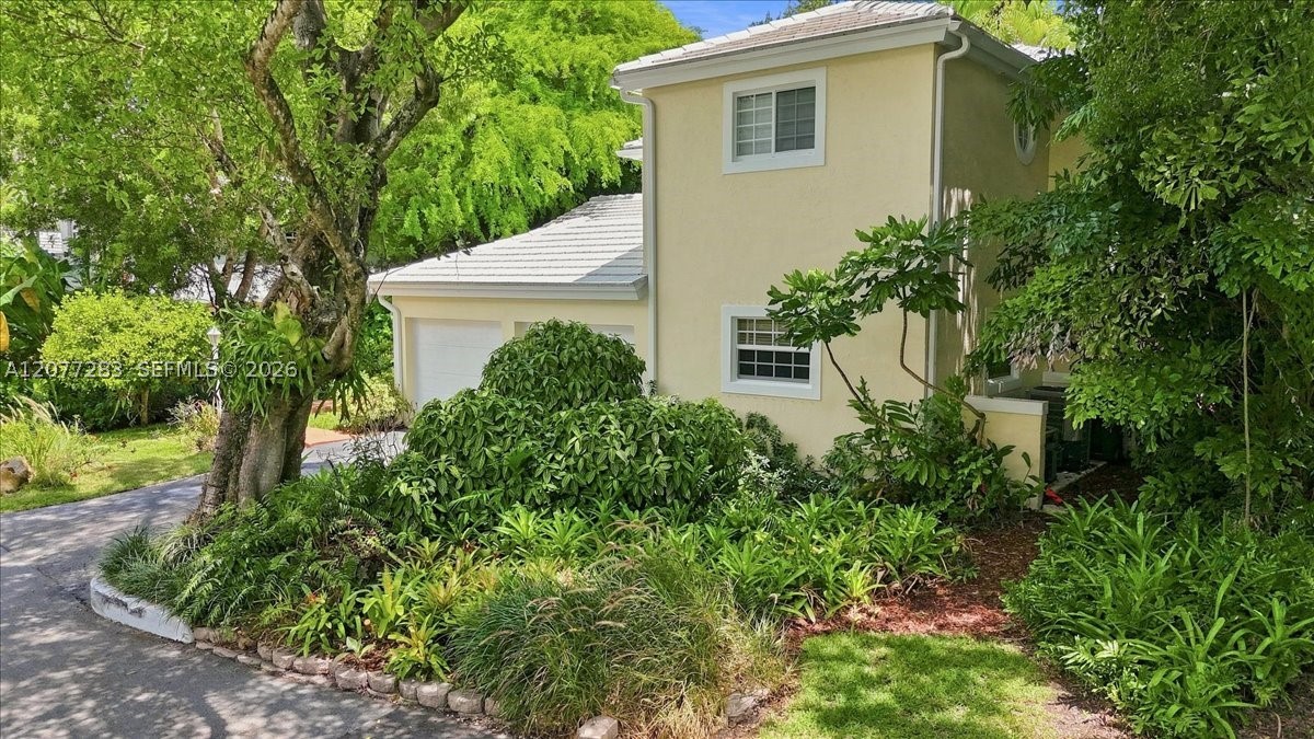 6473 Sunset Dr South Miami, FL 33143